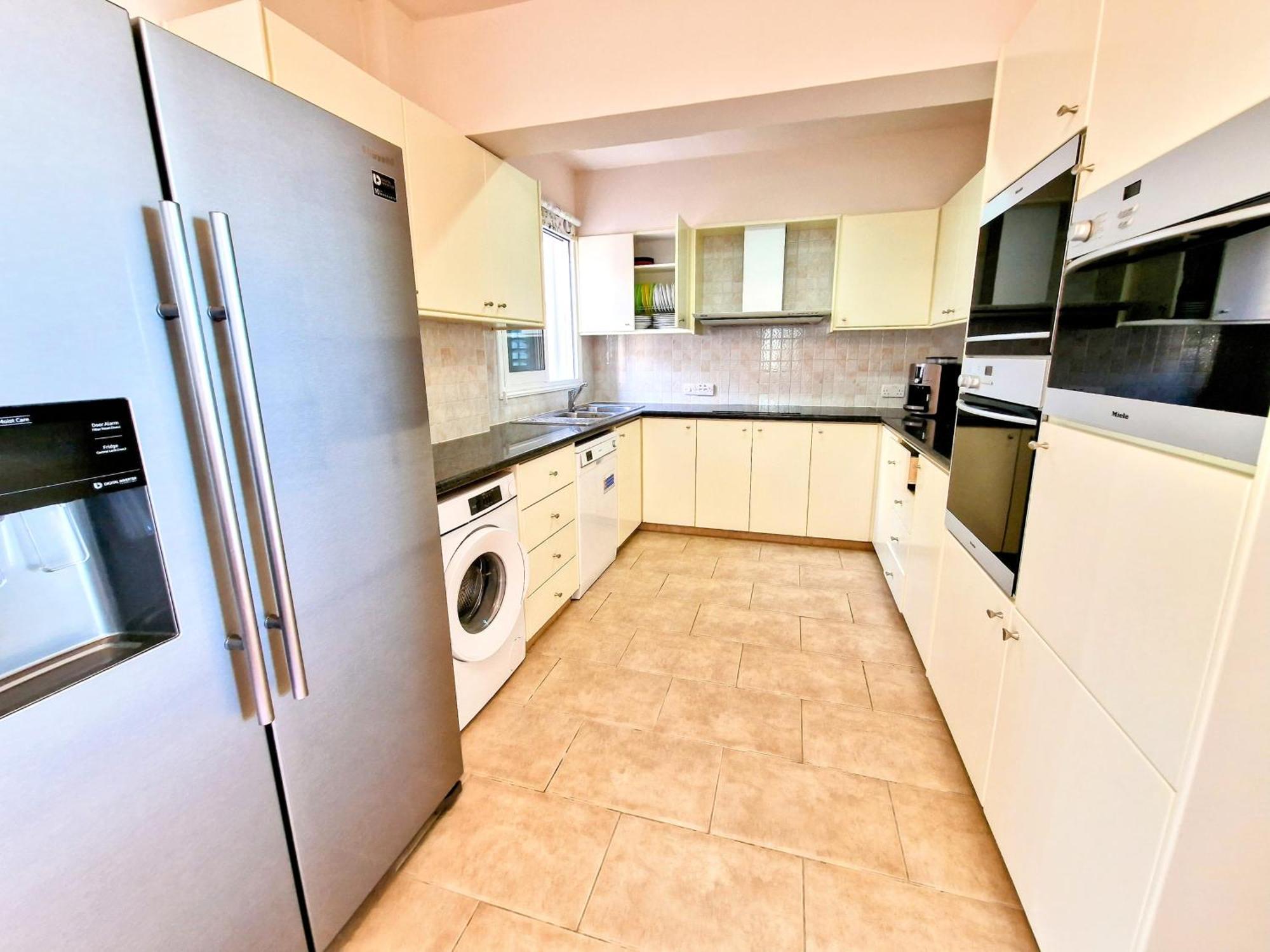 Paphos Central Penthouse ภายนอก รูปภาพ